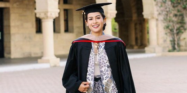 Just Graduated with a Master's Degree, Maudy Ayunda Receives Criticism from Netizens