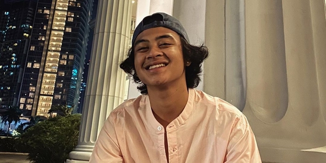 Bastian Steel Admits to Being Jealous Watching Shita Marino and Aliando Syarief Acting in the Soap Opera 'KEAJAIBAN CINTA'