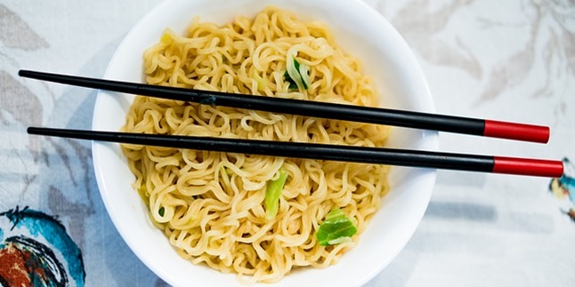 Limiting Consumption, Here are 7 Dangers of Eating Instant Noodles Too Often