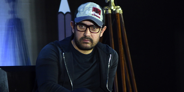 Some of His Employees Test Positive for Covid, Aamir Khan Asks for Prayers for His Mother