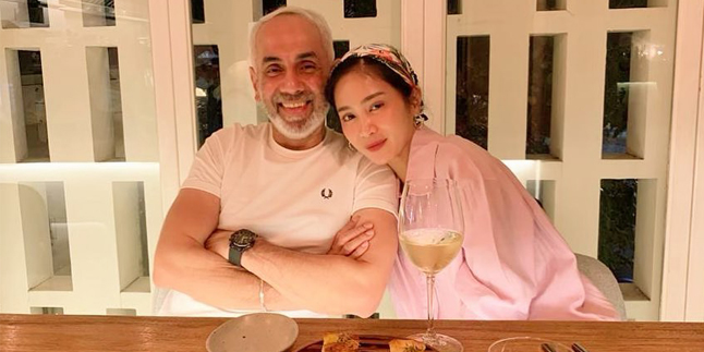 18 Years Apart, Bunga Zainal Talks Openly About Her Sex Life with Her Husband