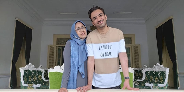 This is Reza Zakarya's Confession About His Mother Who Was Once Choked by His Brother