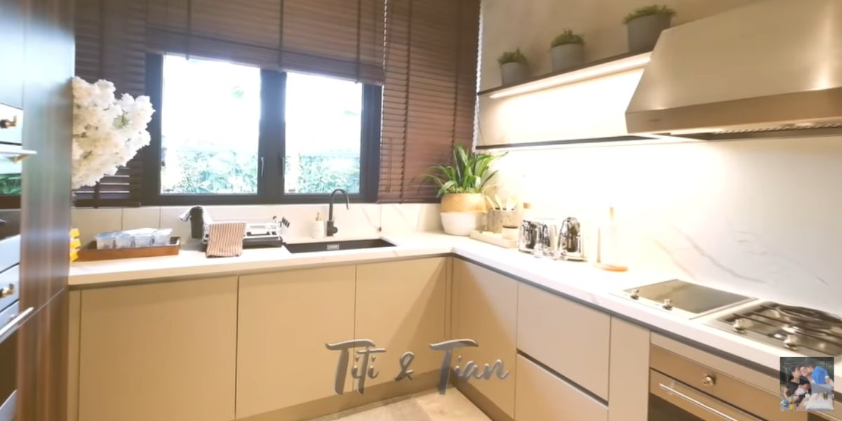 Here’s a Look at Maia Estianty’s Minimalist, Luxurious Kitchen with a High-Tech Kitchen Set
