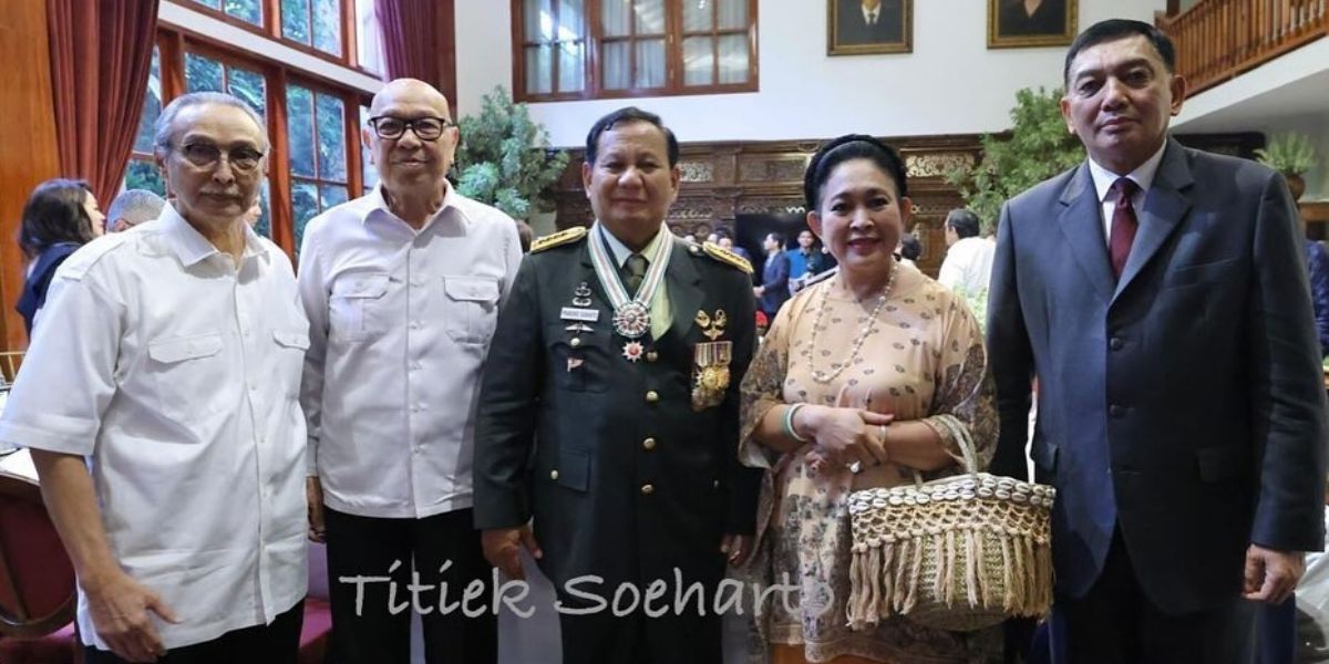 Congratulating, Here's a Picture of Titiek Soeharto Accompanying Prabowo Subianto after Receiving Four-Star General Rank