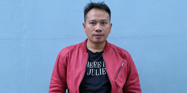 Playing the Role of a Father and Mother, Vicky Prasetyo Doesn't Forget to Teach Religious Knowledge to His Children