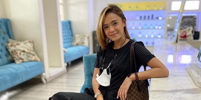 Making Netizens Panic by Claiming to be Abused by Lover, Presenter Angie Ang Chooses Peaceful Resolution
