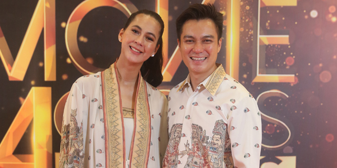 Bluntly, Baim Wong says Paula asks for a share by giving a sign through fingers