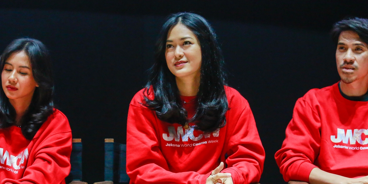 Not the Type Who Likes to Be Exposed, Prisia Nasution Claims to Be More Comfortable as a Director