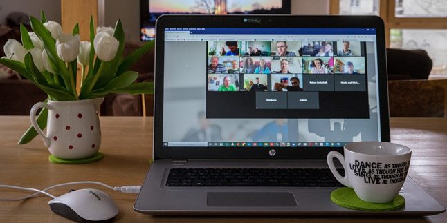 How to Make Laptop Camera Clear during Online Meetings to Look More Professional