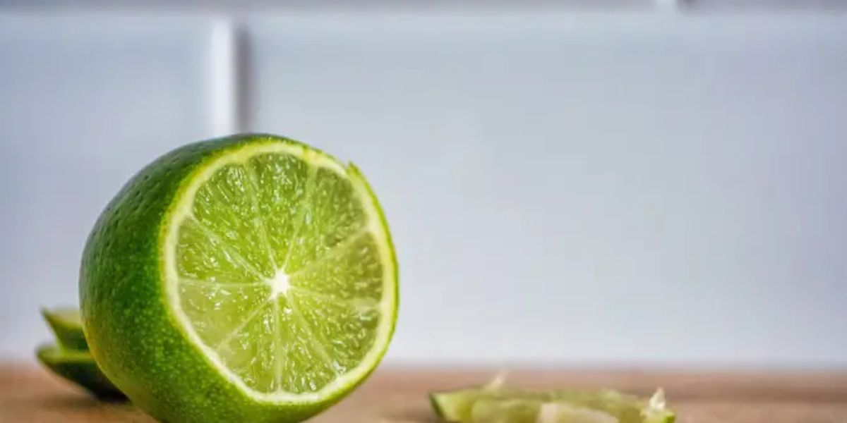 How to Whiten Yellow Teeth with Salt and Lime, Natural Solutions from the Kitchen