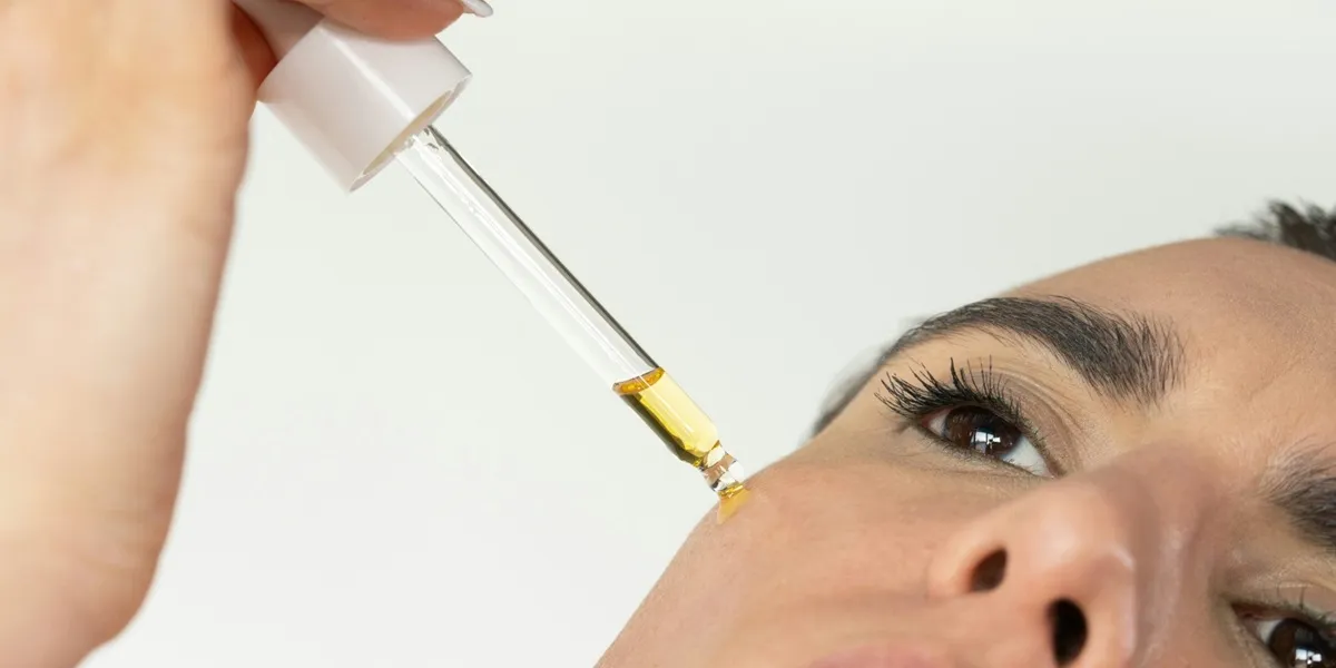  Cara Menggunakan Serum Retinol yang Benar untuk Pemula agar Tidak Iritasi 