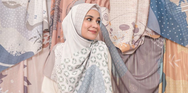 How to Wear Shireen Sungkar's Square Hijab, Simple and Covering the Chest
