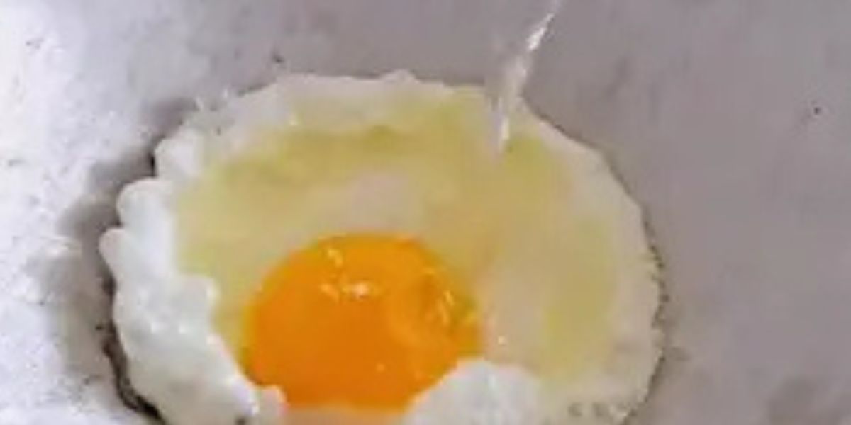 Practical Way to Fry Eggs Without Oil and Non-Stick with This 1 Ingredient