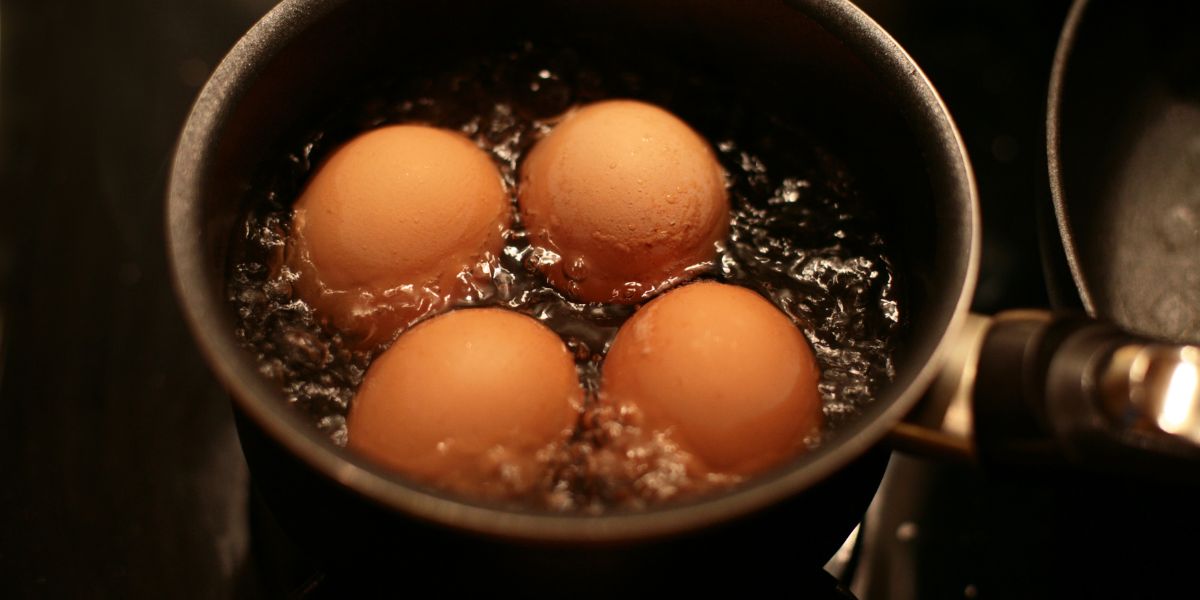 How to Boil Eggs Without Cracking, Simple Tips for Smooth Eggs