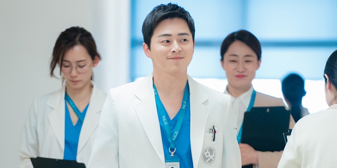 Cast of the Korean Drama 'HOSPITAL PLAYLIST' Reveals the Allure of Season 2, Chemistry and Dazzling Band Performances