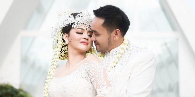 Cerita Jenita Janet Dan Danu Sofwan Jadi Pengantin Baru Ingin Punya 4 Anak Alasan Kasi Bunga Ke Chika Jessica Kapanlagi Com