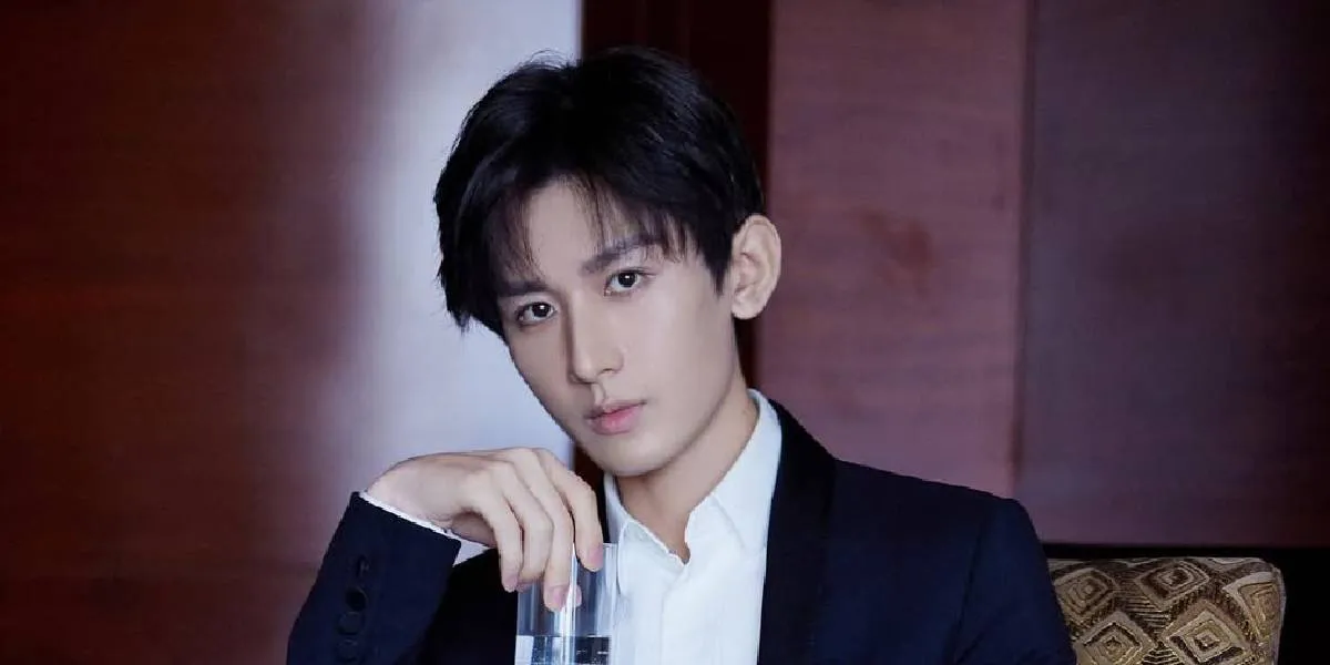 Cheng Yi Falls While Filming a Dangerous Scene Without a Mat, Fans Worry He’s Just Smiling