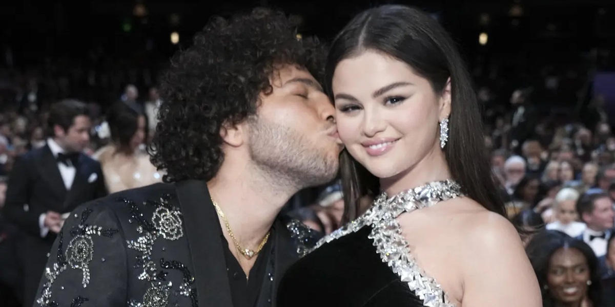 Ring Worth Rp3.1 Billion Adorns the Moment When Selena Gomez Was Proposed to by Benny Blanco