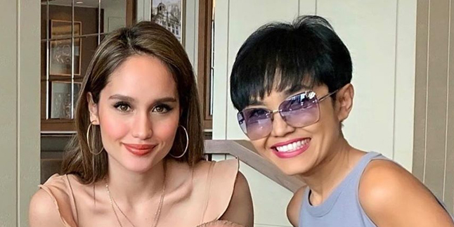 Cinta Laura Reveals Facts About Her Mother Who Always Wears Sunglasses and Fixes Her Bangs