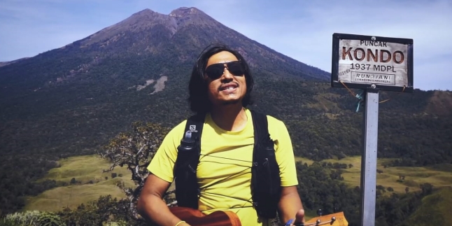 Assisted by Lobow, Andi Rio Introduces Single 'Lintas Alam (Berlarilah)' with a Positive Message