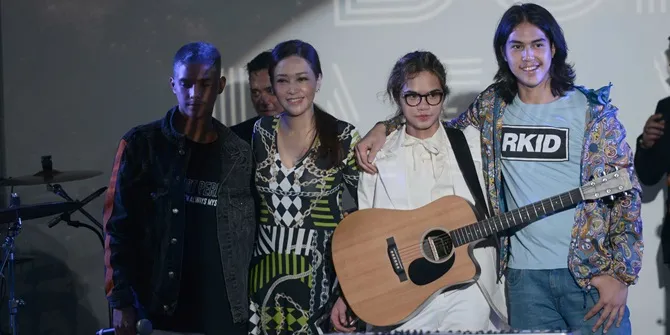 Maia Estianty dan anak © KapanLagi.com/Bayu Herdianto