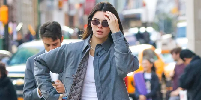 Reported Dating, Kendall Jenner and Devin Booker Caught Being Affectionate on the Beach