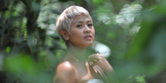 DIRA Brings Back Candra Darusman's Legendary Song 'Satu Cinta' with a More Modern Version