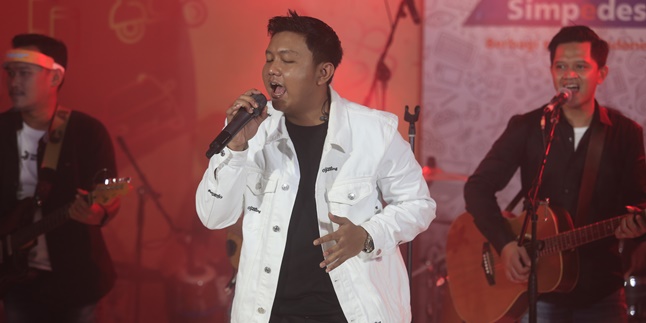 Netizens Mention Denny Caknan as the Successor of the Late Didi Kempot, Denny Caknan Responds