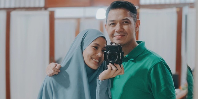 Dude Harlino and Alyssa Soebandono Keep Their Promise to Upload a Photo of Their Third Child on Social Media, The Response is Great