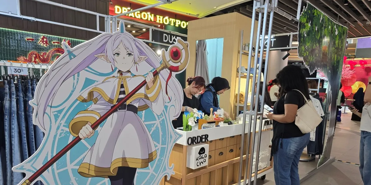 DUST Partners with Anime Frieren, Presents a Timeless and Affordable Fashion Collection