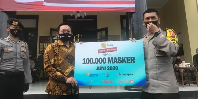 EMTEK Cares for Corona Distributes 100,000 Masks for West Java