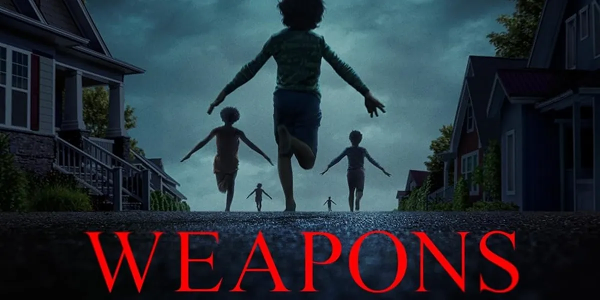 Unexpectedly, the Cameraman of the Film WEAPONS Chooses to Use Roller Skates While Filming a Scene