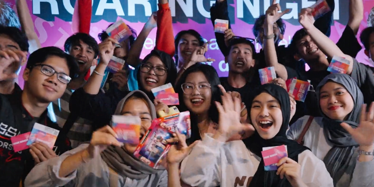 Flashback of the Excitement of Roaring Night with Tri in Bengkulu, Full of Super Excited Football Fans!