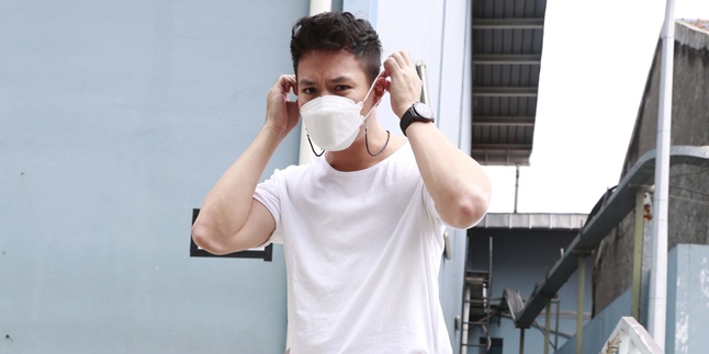 Failed Wedding, Fero Walandouw Admits It's Not Easy to Fall in Love