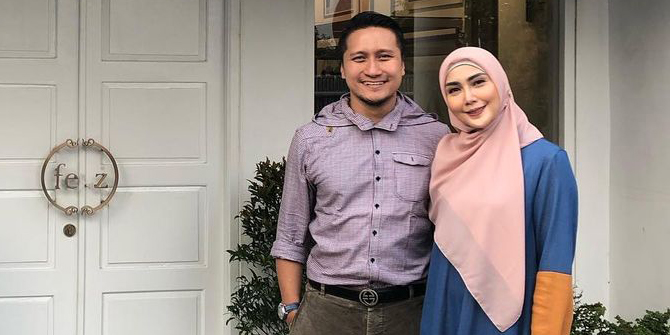 Because of Masks, Arie Untung and Fenita Arie's Chatting Habits Have Changed