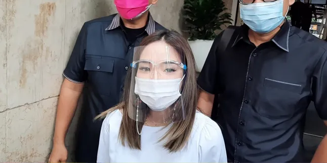 Gisella Anastasia Doesn't Care About Negative Comments Regarding the 19-Second Scandal Video Case