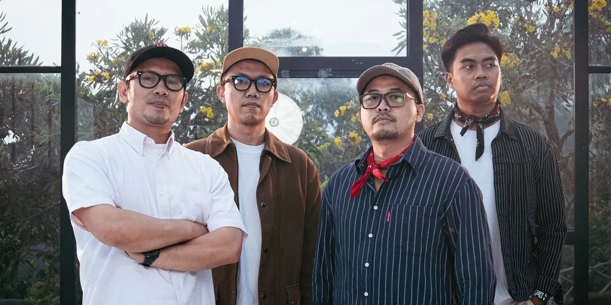 Glory of Love Goes All Out in 'Get Closer', Testing the Limits of Musicality Through Orchestral Arrangements