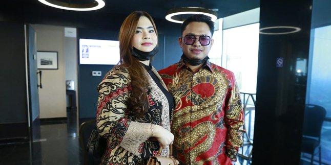 Going Public with Her Lover, Shyalimar Malik Was Once Given a Luxury Car and Thousands of Dollars by Eric Syafutra