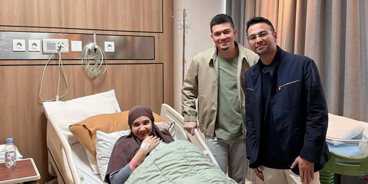 The Warmth of Friendship Between Raffi and Irwansyah Amidst the Joyful ...