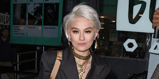 Agnez Mo's Video of Her Interaction with an Online Motorcycle Taxi Driver Goes Viral