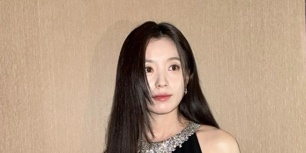 The Mother of Actress Han Hyo Joo Will Debut in the Entertainment World at the Age of 63, Her Visuals Become Attention