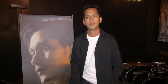 Ilyas Bachtiar Writes and Sings the Song 'Tatap Terakhirmu' in Memory of the Late Hanna Kirana