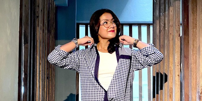 This is the Reason Nirina Zubir Always Dresses Up Even Though in Self-Isolation at Home