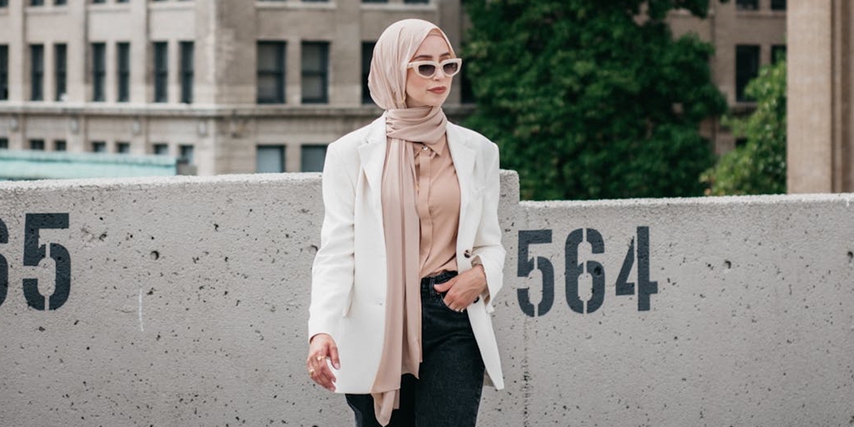 Style Inspiration with Trendy and Elegant Women's Hijab Blazers for Everyday Moments