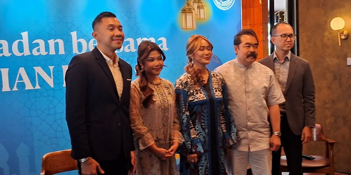 Inul Daratista and Adam Suseno Celebrate a Healthy Ramadan Together with Frisian Flag