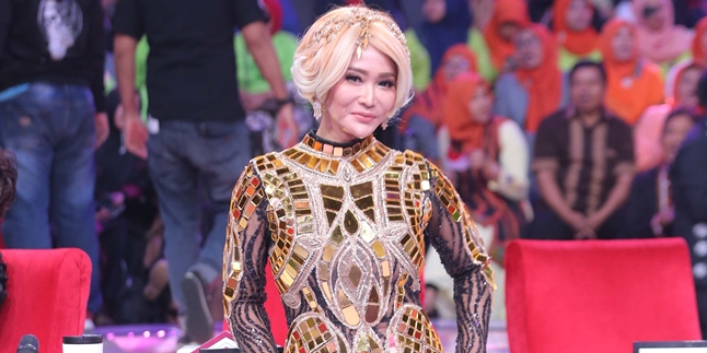 Inul Daratista Plays Tik Tok with Children and Husband, Portrait of Adam Suseno Attracts Attention