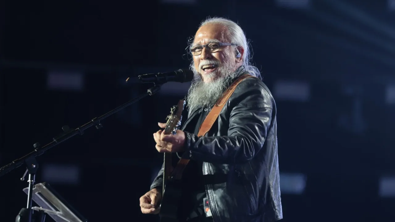 Iwan Fals Puji Vokal Felicia The Icon di HUT SCTV 36 Xtraordinary