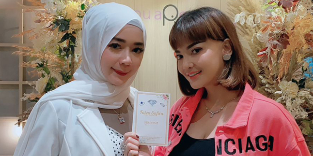 Being a Subscriber to Artists, Selebgram Fitry Kurniaty Tells Her Journey to Build a Diamond Business