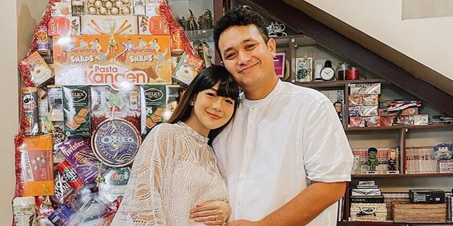 Being a Sensitive and Caring Husband to Maintain Adiezty Fersa's Pregnancy, Gilang Dirga: I Don't Want Her to Feel Alone