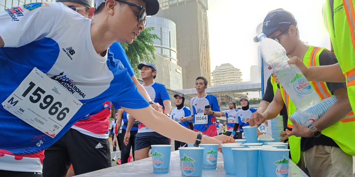 Jakarta International Marathon 2024 Attended by 15,000 Participants, Le Minerale Present to Meet the Hydration and Mineral Needs of Participants